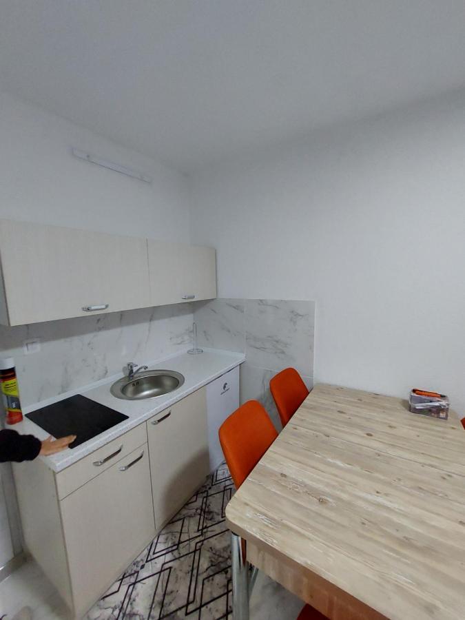 Lile Raca Apartment *