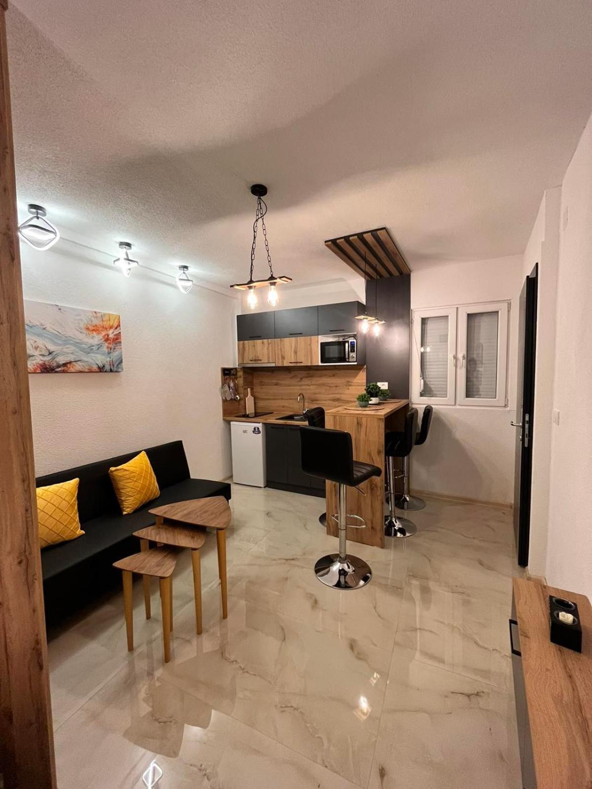 Lile Raca Apartment *